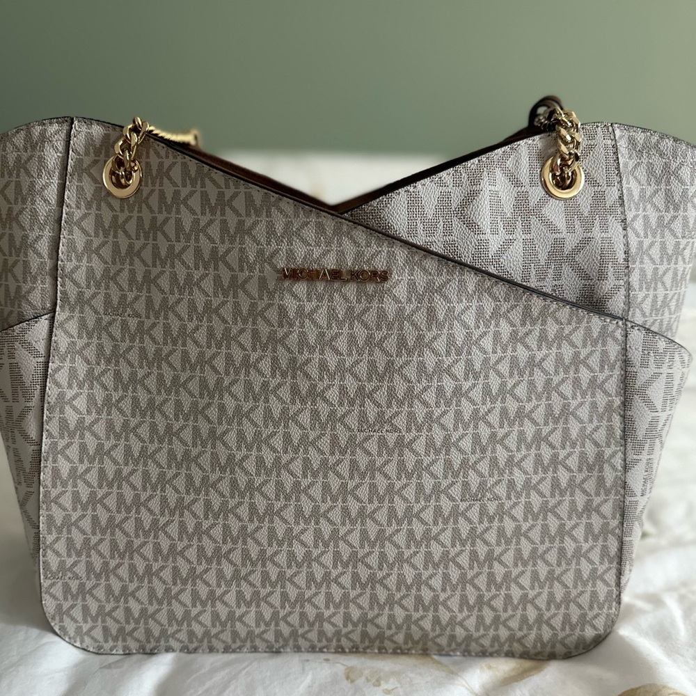 Michael Kors Tote shoulder bag.